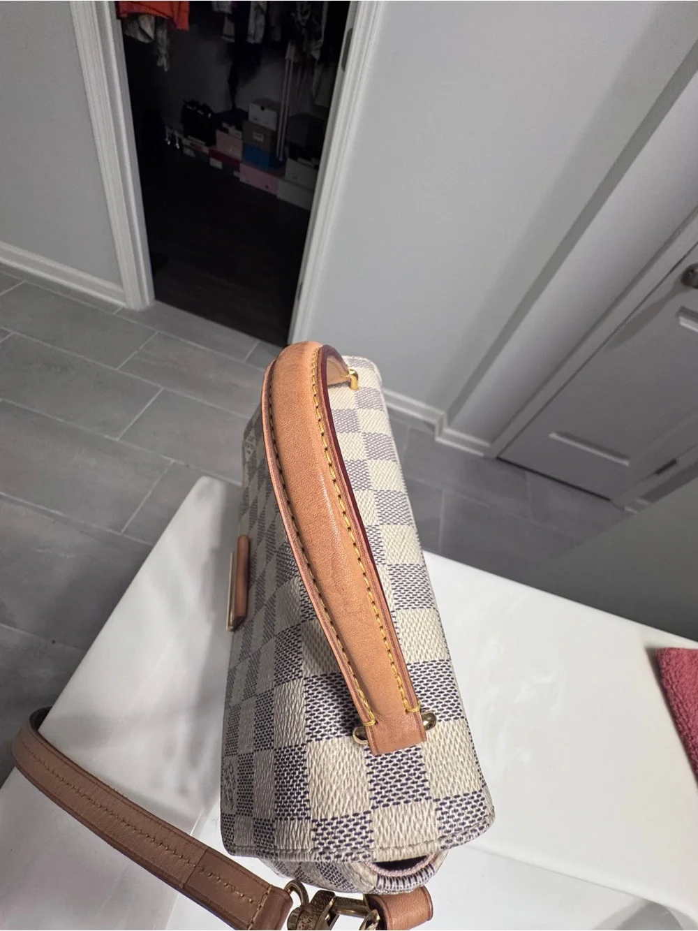 Louis Vuitton ** smoke